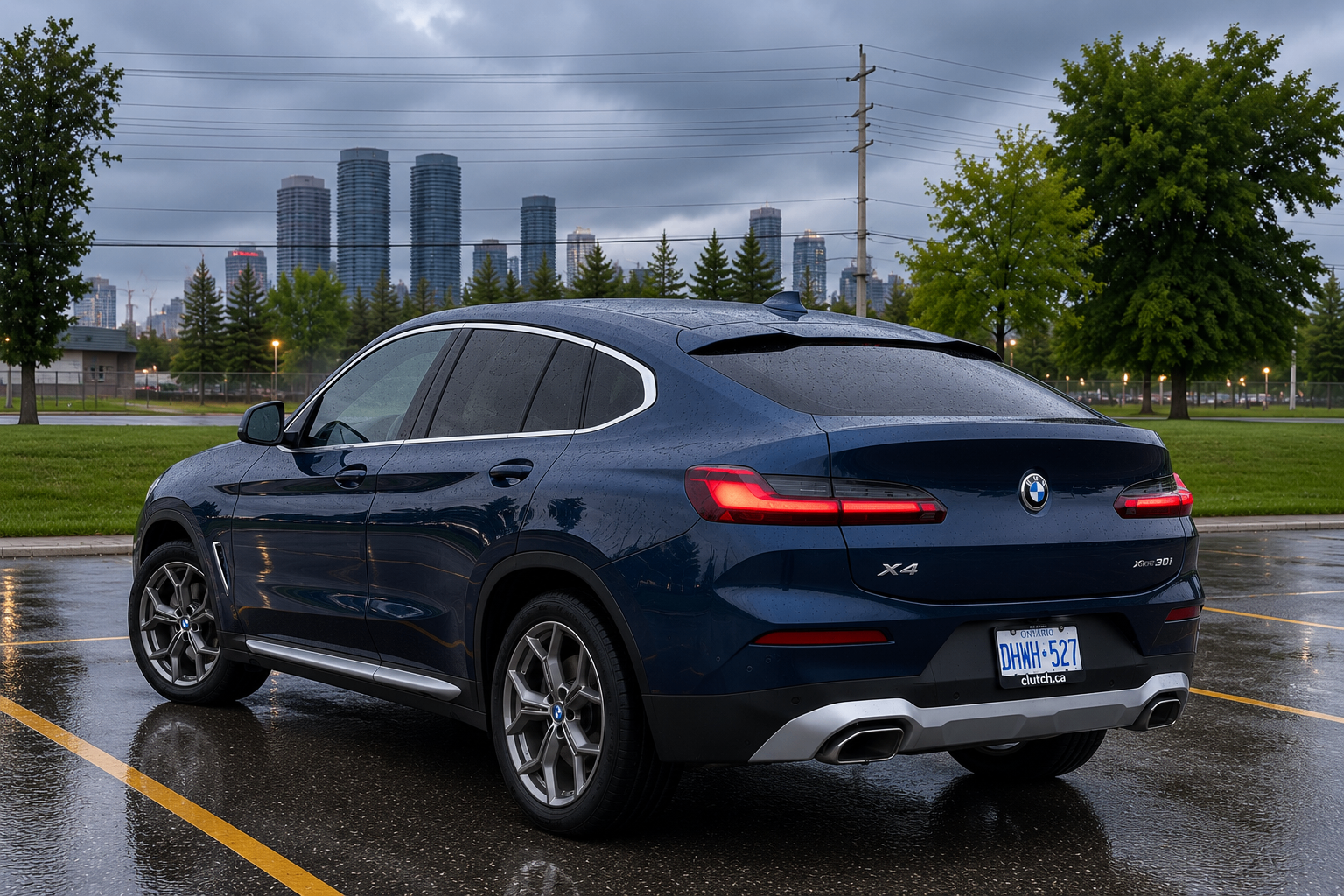 2022 BMW X4 xDrive30i rear three-quarter view