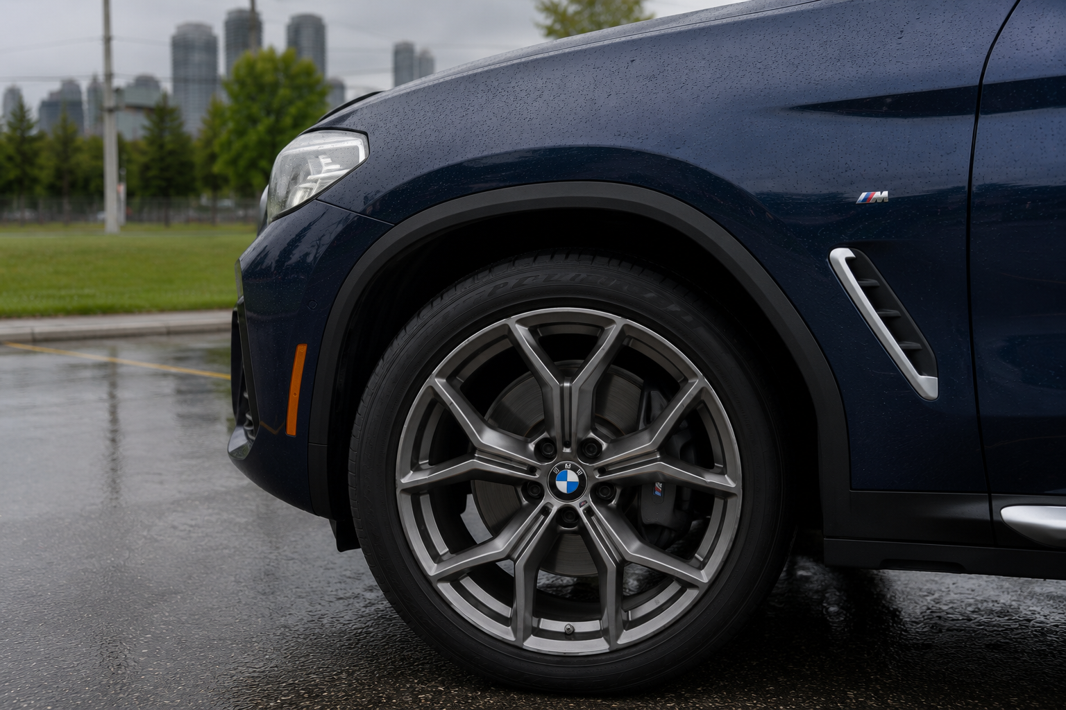 2022 BMW X4 M Sport wheel and brake detail
