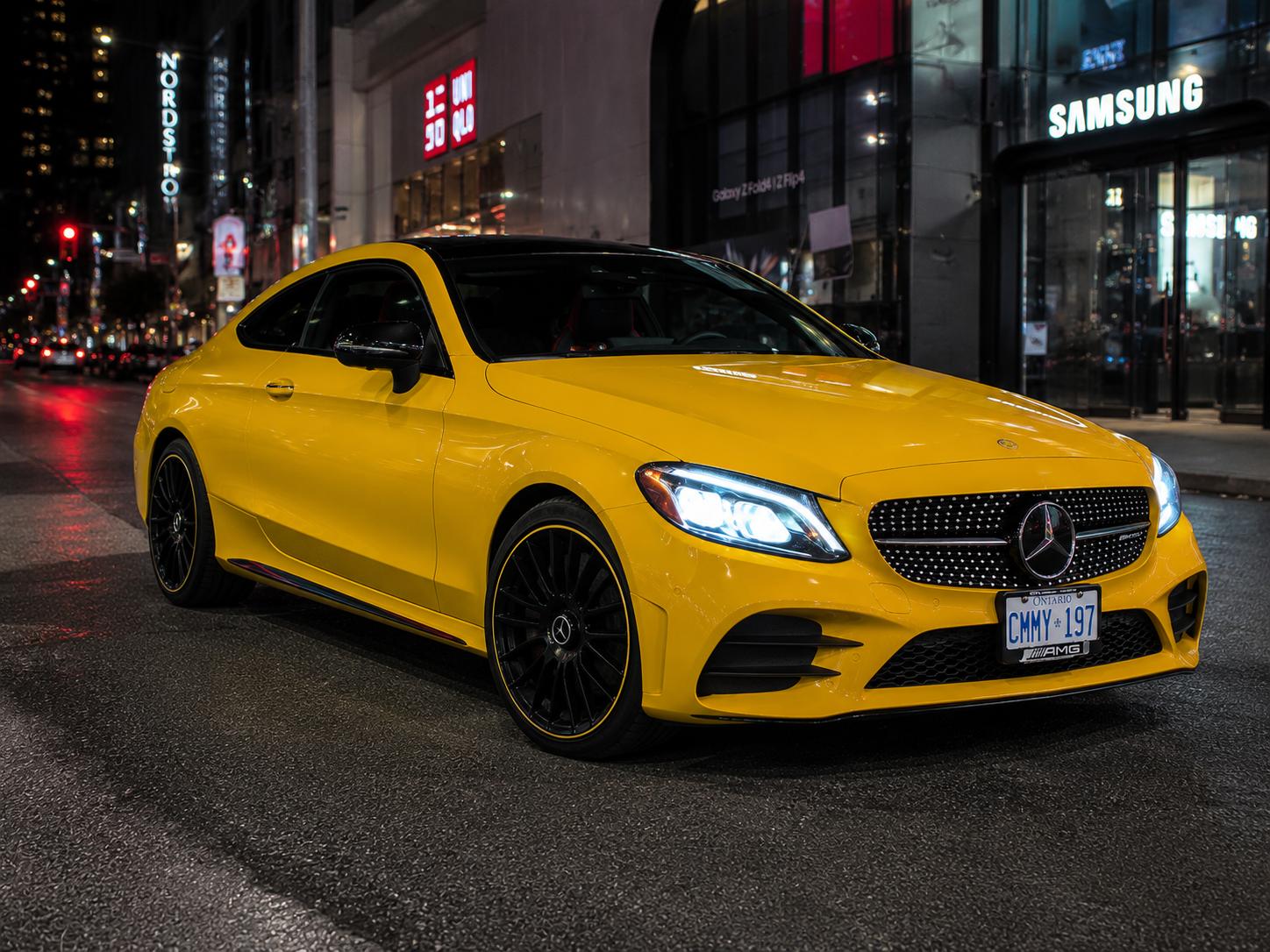 Mercedes-Benz C 300 Coupe front three-quarter view